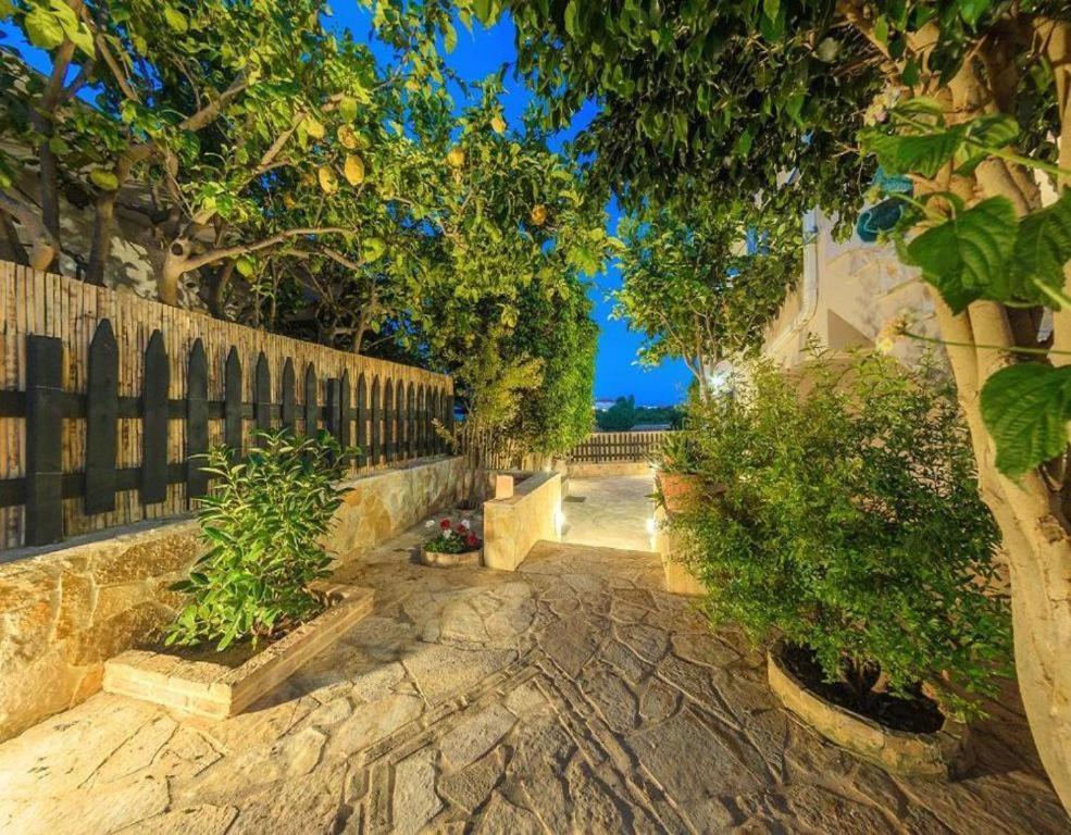 Golden Coast Boutique - Luxury Living Aparthotel Kypseli Exterior photo